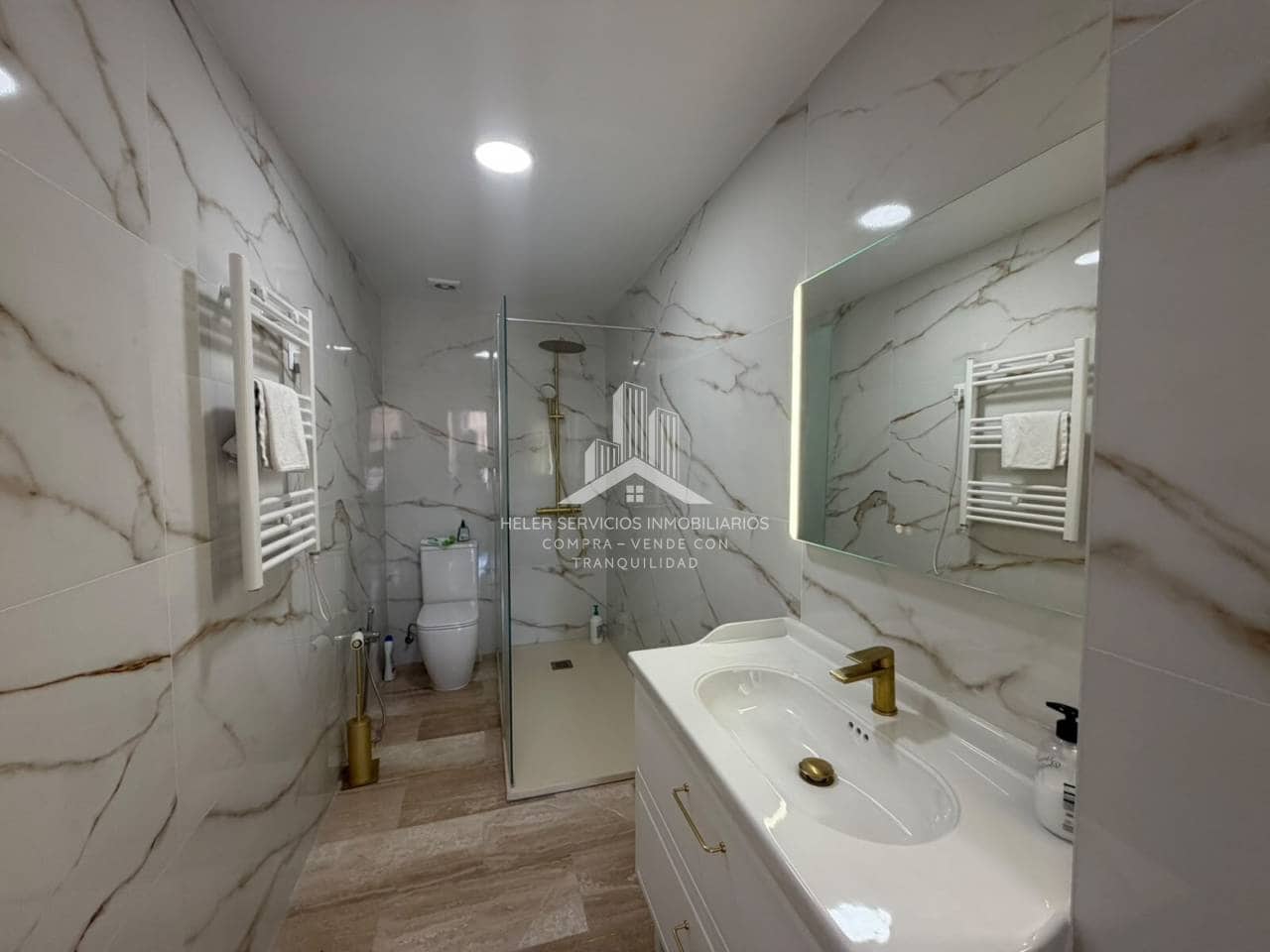 Piso de 3 habitaciones en Castelló de la Plana en alquiler con garaje - 1.500 € (Ref: 9844744)
