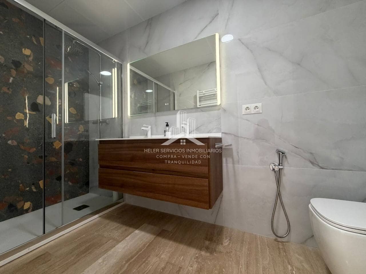 Piso de 3 habitaciones en Castelló de la Plana en alquiler con garaje - 1.500 € (Ref: 9844744)