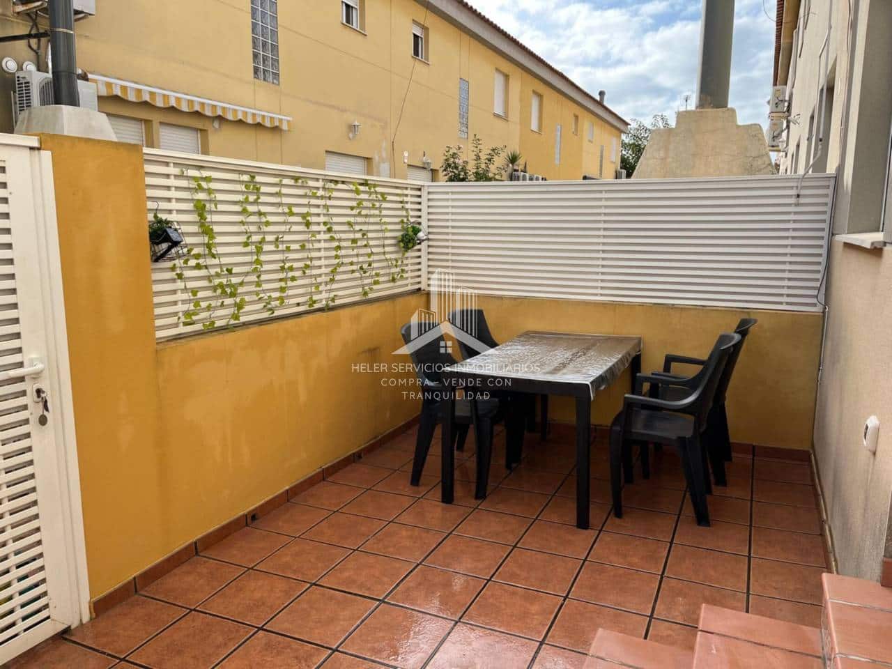 3 slaapkamer Rijtjeshuis te koop in Almassora / Almazora met zwembad garage - € 150.000 (Ref: 9844746)