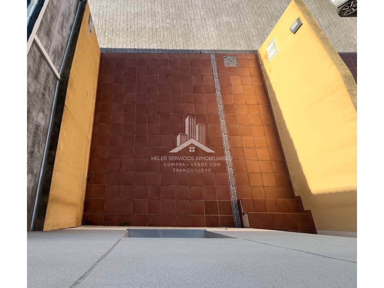 3 slaapkamer Rijtjeshuis te koop in Almassora / Almazora met zwembad garage - € 150.000 (Ref: 9844746)