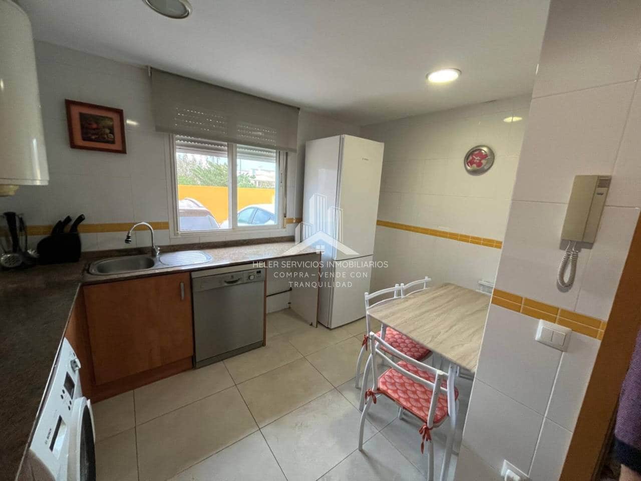 3 slaapkamer Rijtjeshuis te koop in Almassora / Almazora met zwembad garage - € 150.000 (Ref: 9844746)