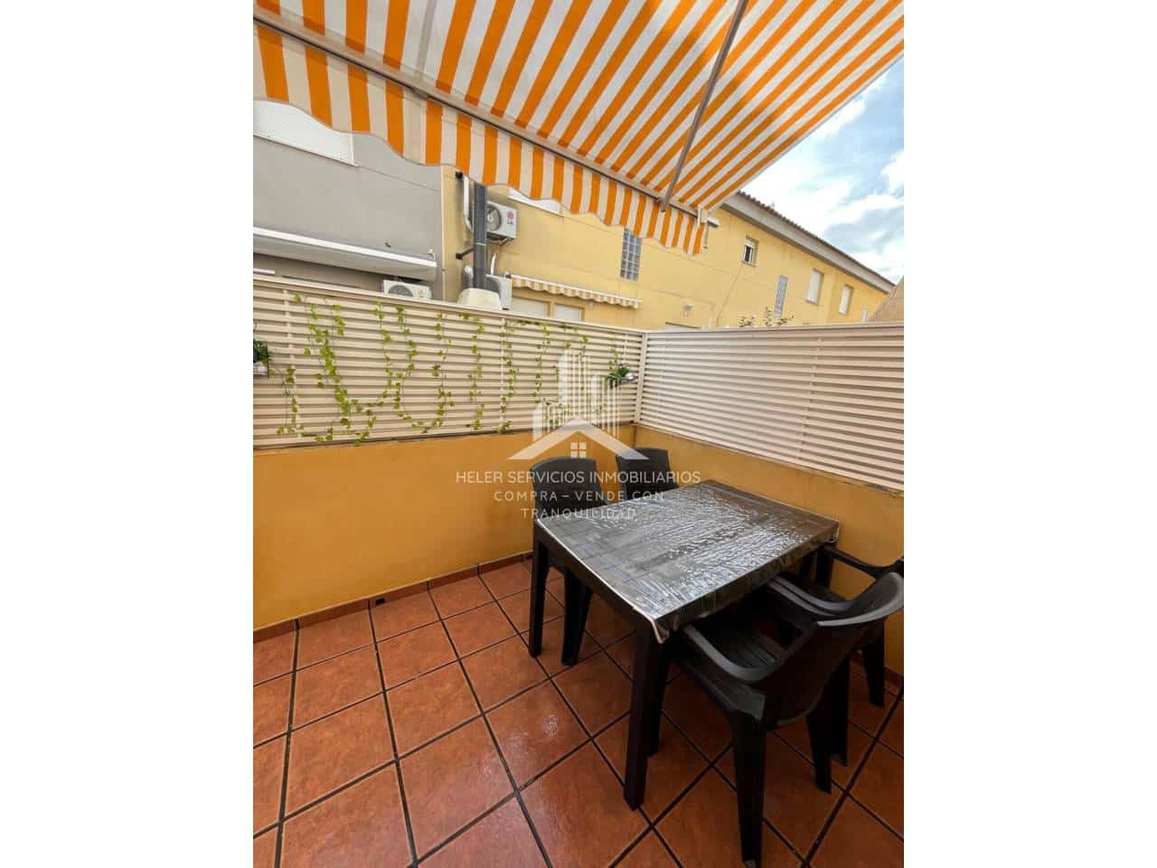 3 slaapkamer Rijtjeshuis te koop in Almassora / Almazora met zwembad garage - € 150.000 (Ref: 9844746)