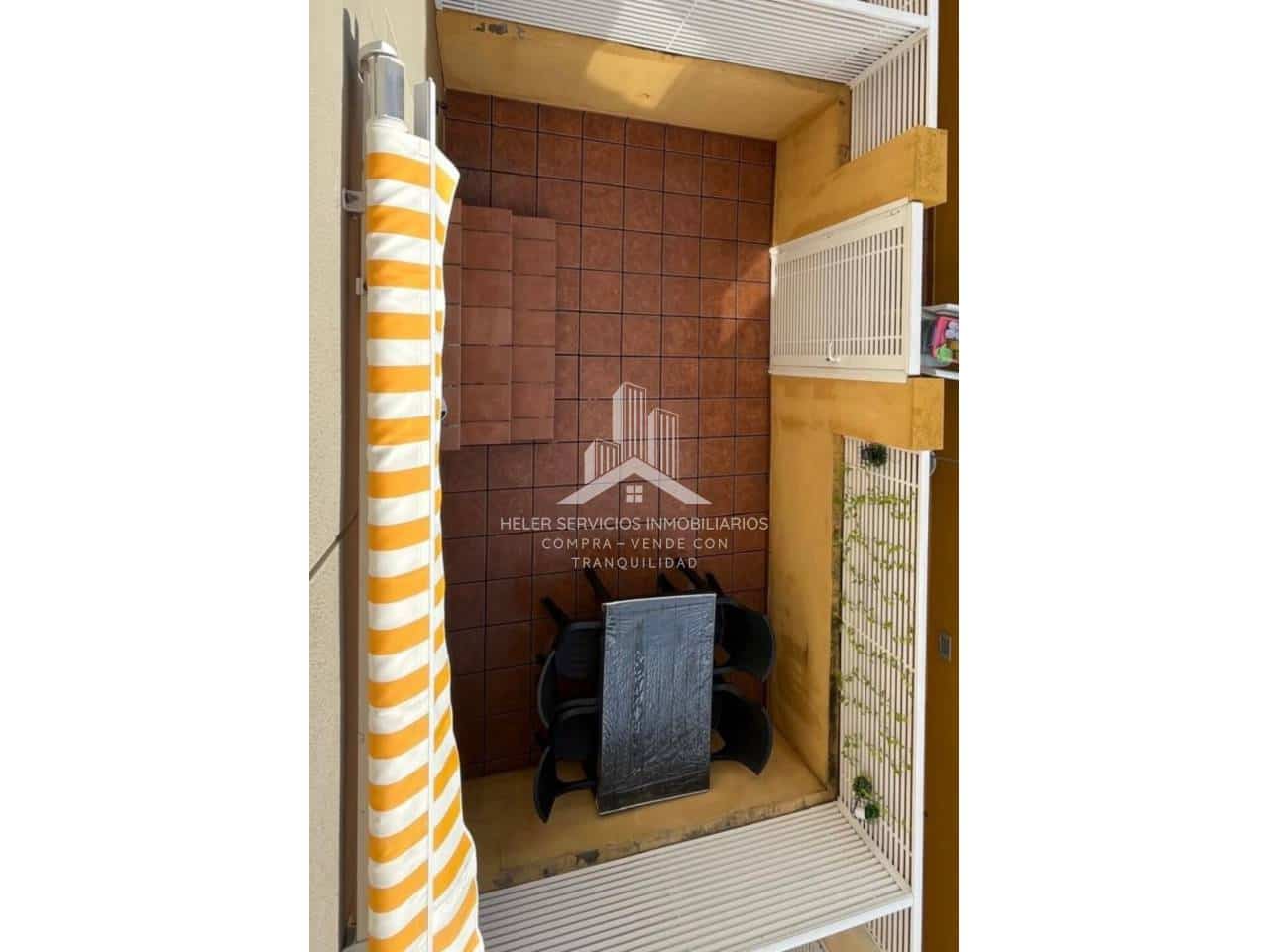 3 slaapkamer Rijtjeshuis te koop in Almassora / Almazora met zwembad garage - € 150.000 (Ref: 9844746)