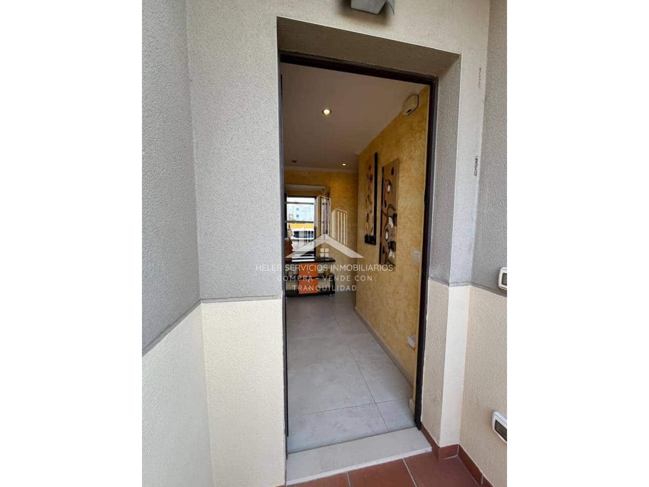 3 slaapkamer Rijtjeshuis te koop in Almassora / Almazora met zwembad garage - € 150.000 (Ref: 9844746)