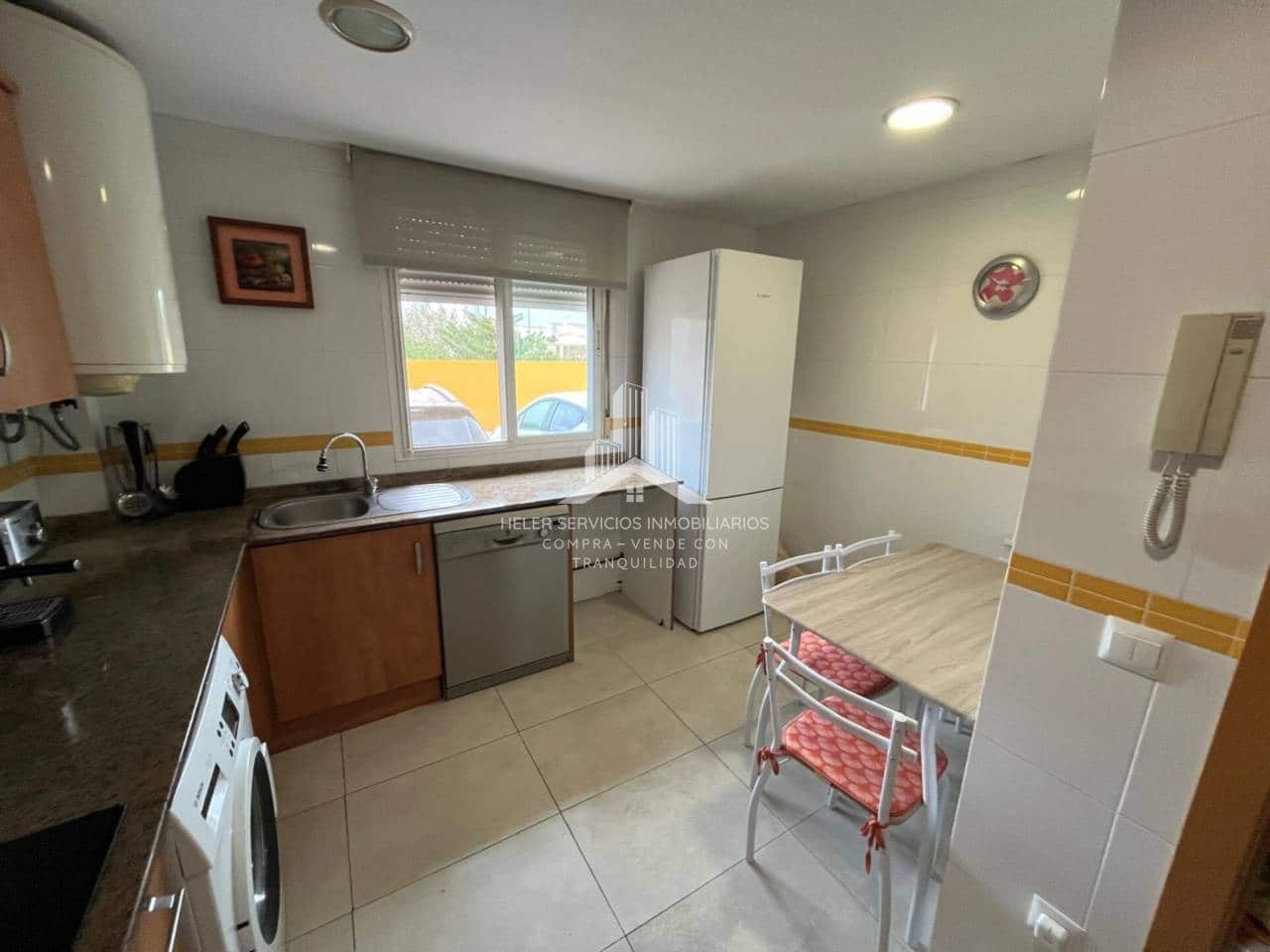 3 slaapkamer Rijtjeshuis te koop in Almassora / Almazora met zwembad garage - € 150.000 (Ref: 9844746)