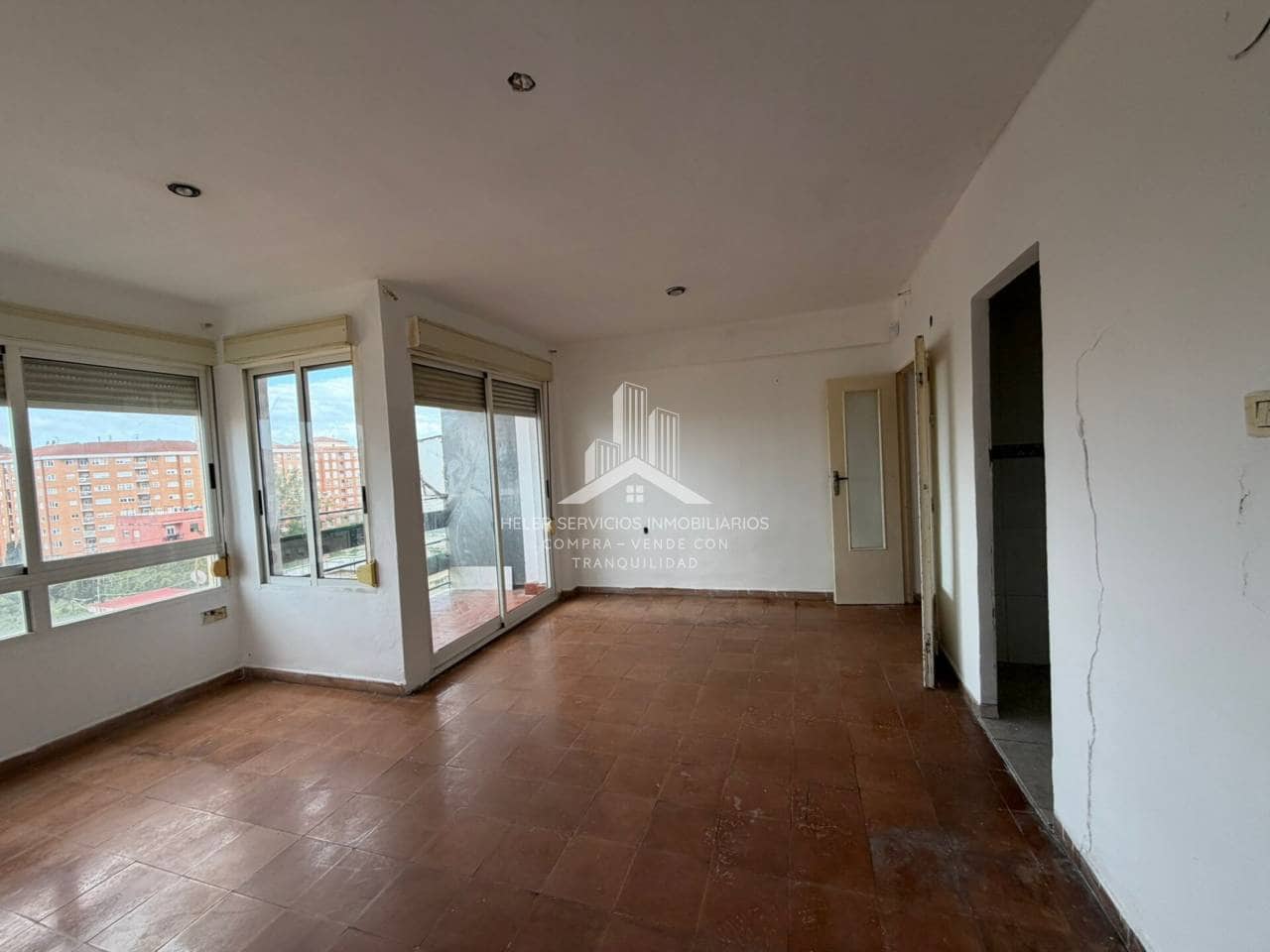 3 bedroom Flat for sale in Castello de la Plana - € 125,000 (Ref: 9844749)