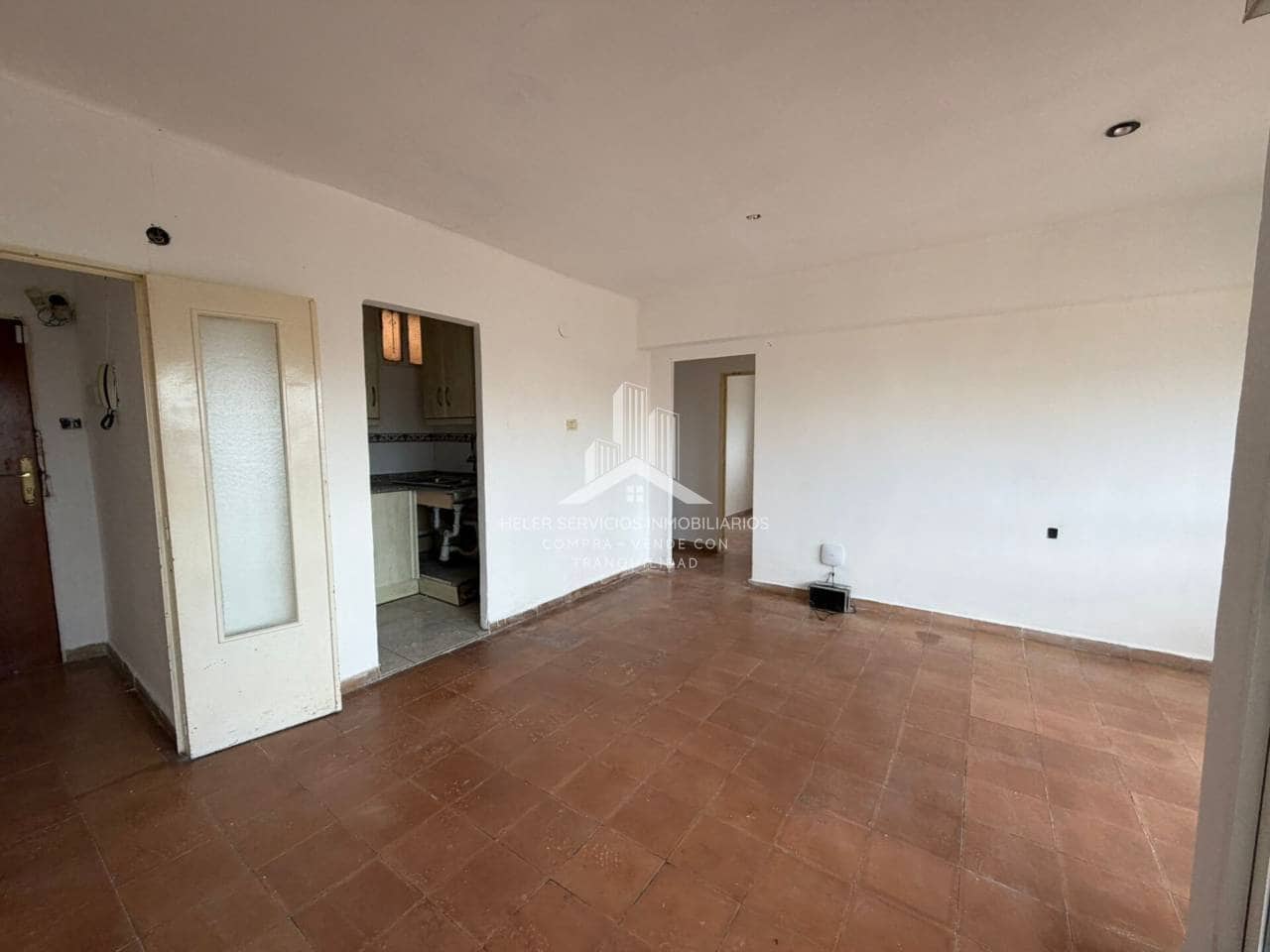 3 bedroom Flat for sale in Castello de la Plana - € 125,000 (Ref: 9844749)