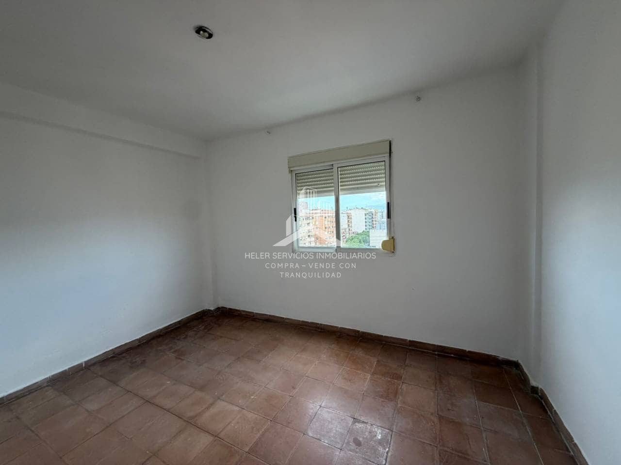 3 bedroom Flat for sale in Castello de la Plana - € 125,000 (Ref: 9844749)