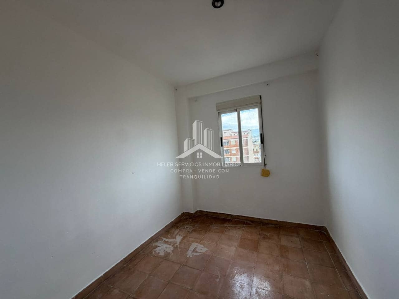 3 bedroom Flat for sale in Castello de la Plana - € 125,000 (Ref: 9844749)