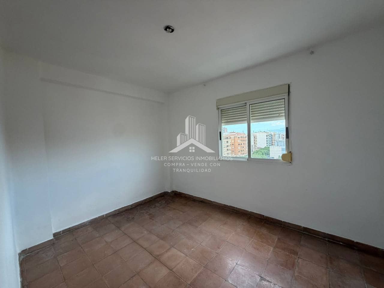 3 bedroom Flat for sale in Castello de la Plana - € 125,000 (Ref: 9844749)