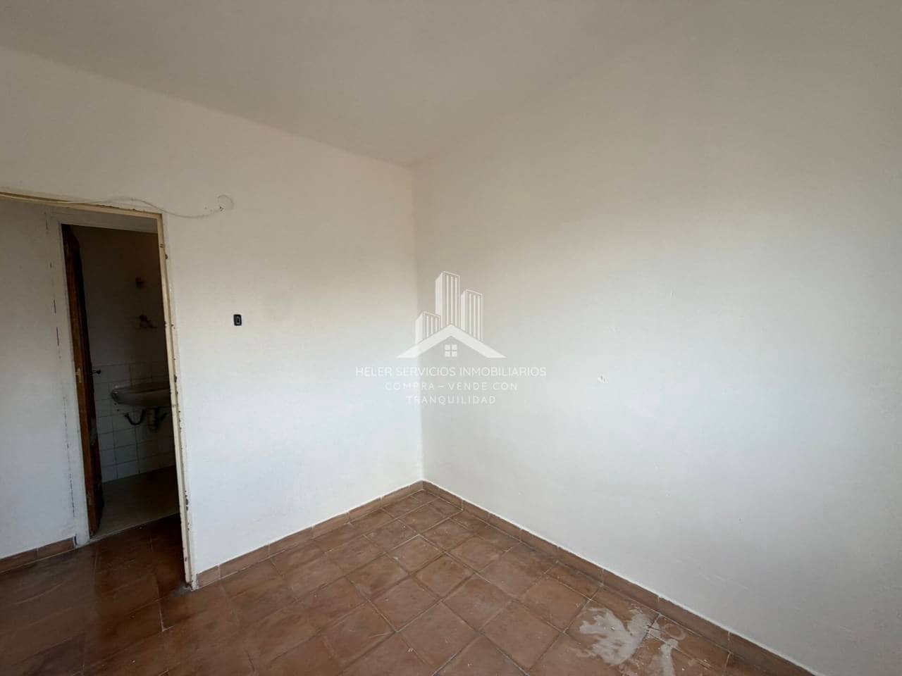 3 bedroom Flat for sale in Castello de la Plana - € 125,000 (Ref: 9844749)