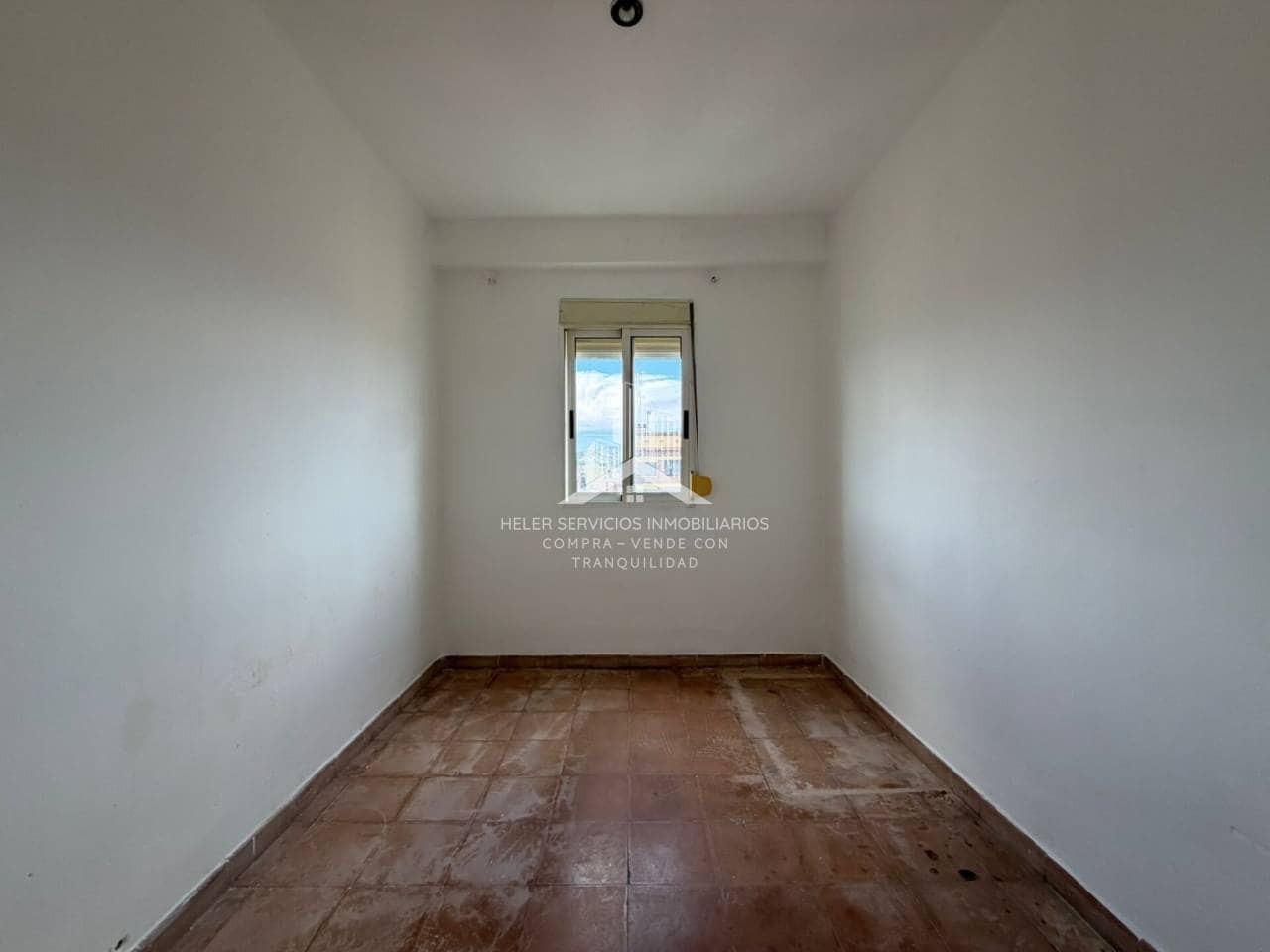 3 bedroom Flat for sale in Castello de la Plana - € 125,000 (Ref: 9844749)
