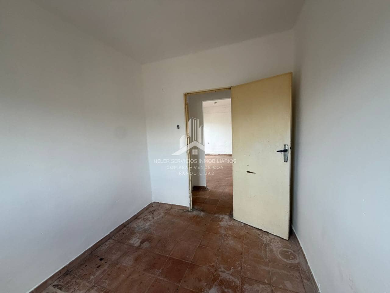 3 bedroom Flat for sale in Castello de la Plana - € 125,000 (Ref: 9844749)