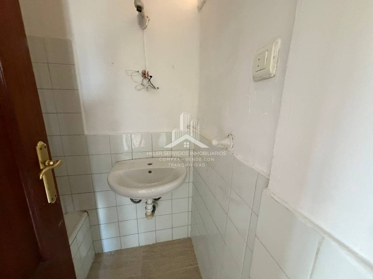 3 bedroom Flat for sale in Castello de la Plana - € 125,000 (Ref: 9844749)