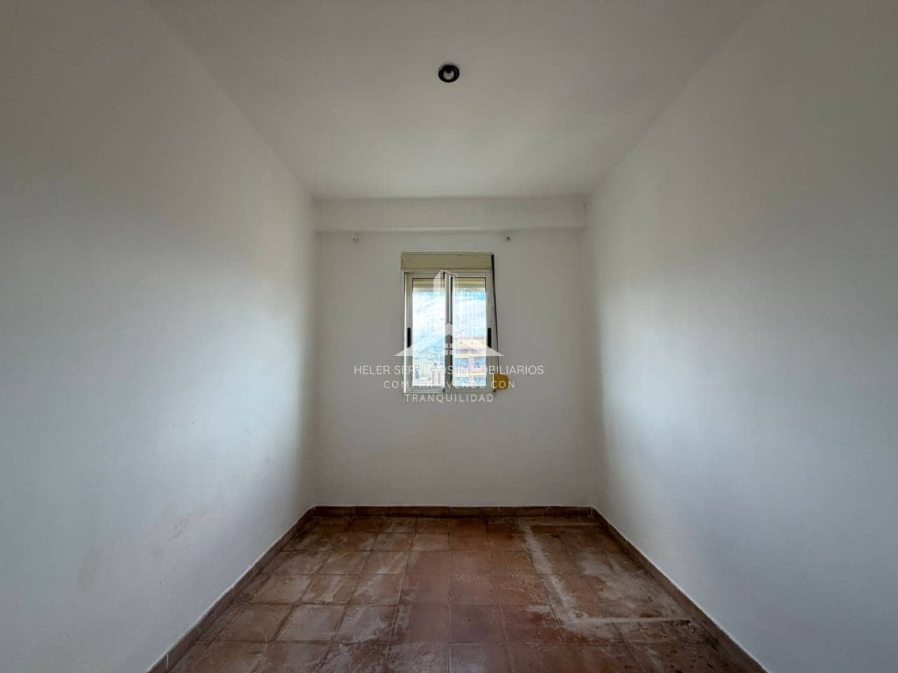 3 bedroom Flat for sale in Castello de la Plana - € 125,000 (Ref: 9844749)