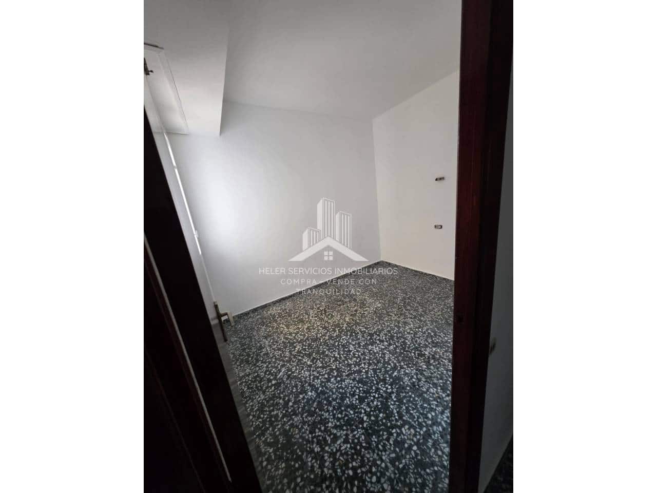 4 bedroom Flat for sale in Vila-real - € 118,000 (Ref: 9844753)