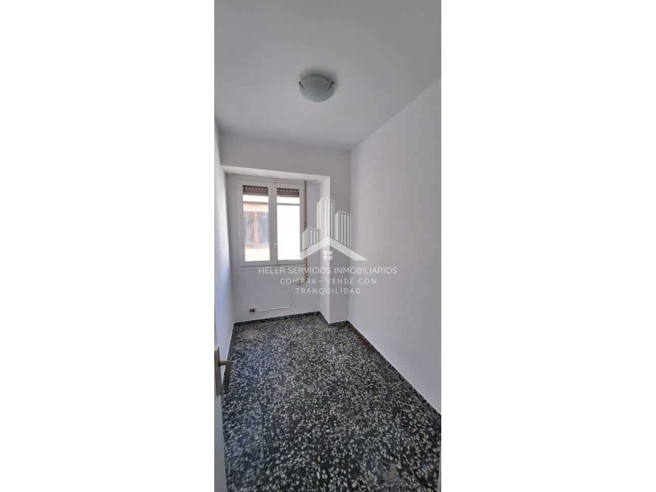4 bedroom Flat for sale in Vila-real - € 118,000 (Ref: 9844753)