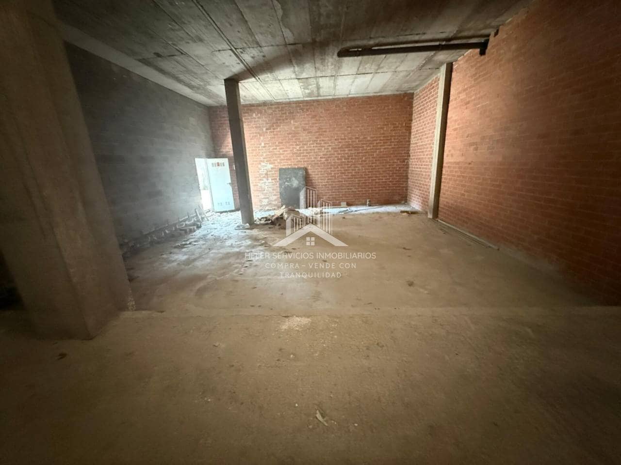 Commercial for sale in Castello de la Plana - € 94,000 (Ref: 9844754)