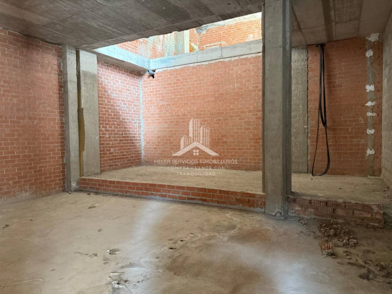 Commercial for sale in Castello de la Plana - € 94,000 (Ref: 9844754)