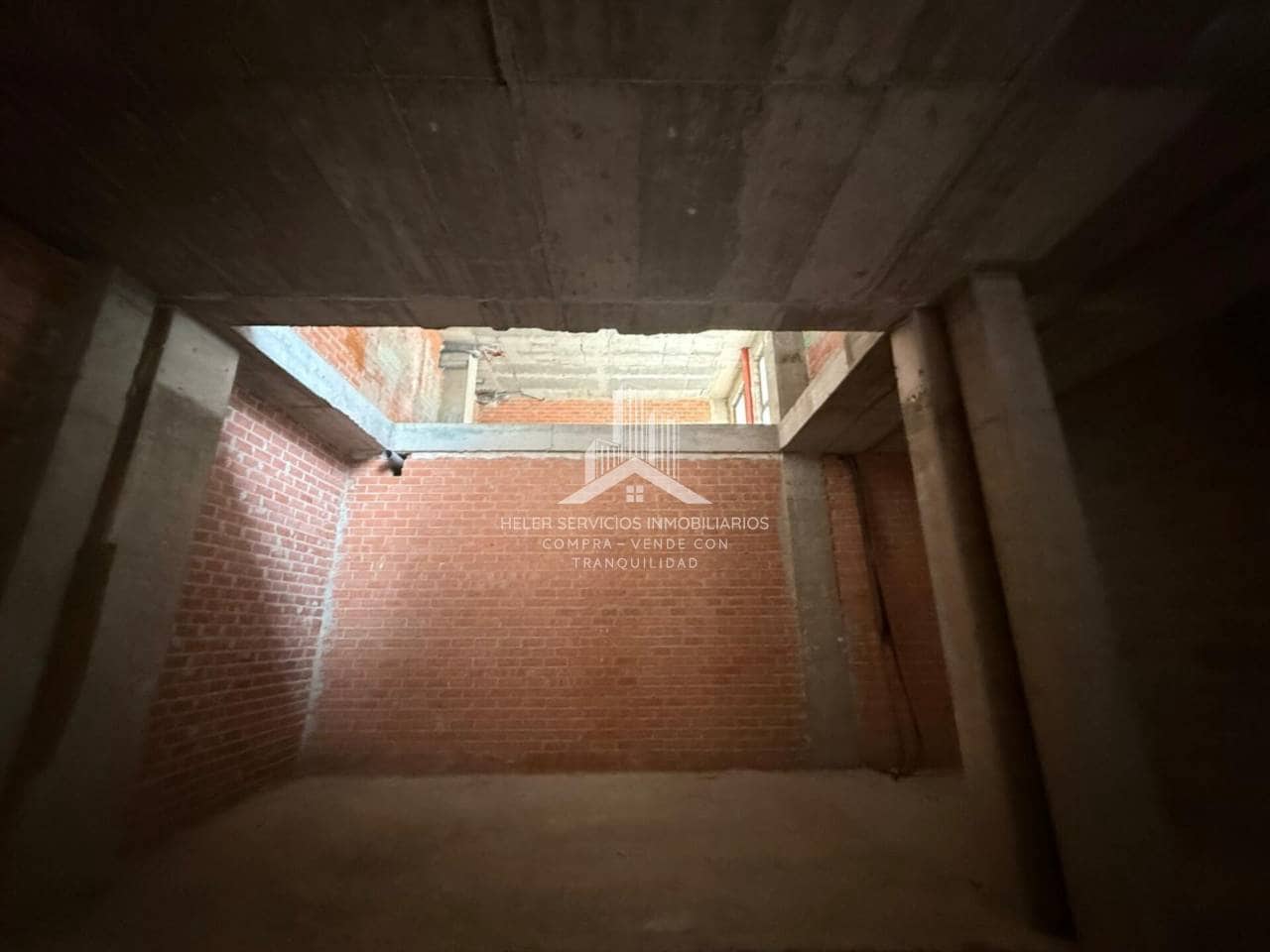 Commercial for sale in Castello de la Plana - € 94,000 (Ref: 9844754)