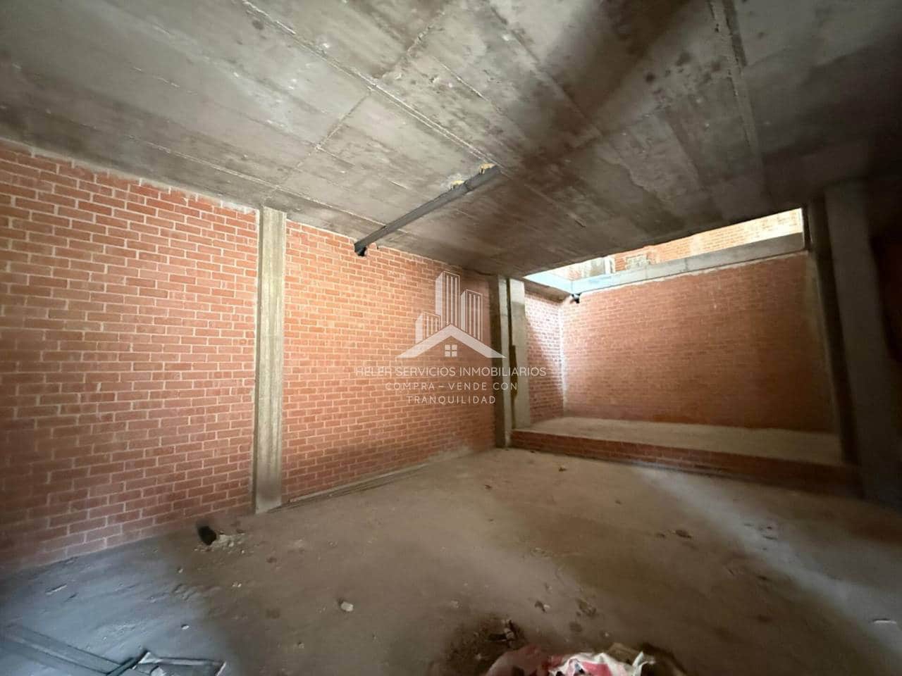 Commercial for sale in Castello de la Plana - € 94,000 (Ref: 9844754)