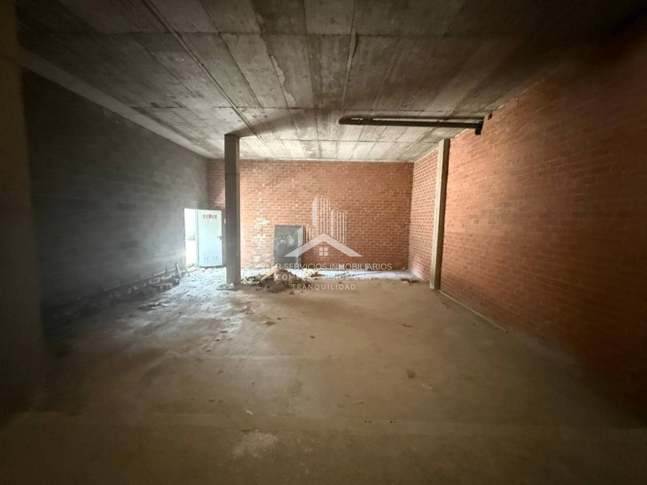 Commercial for sale in Castello de la Plana - € 94,000 (Ref: 9844754)