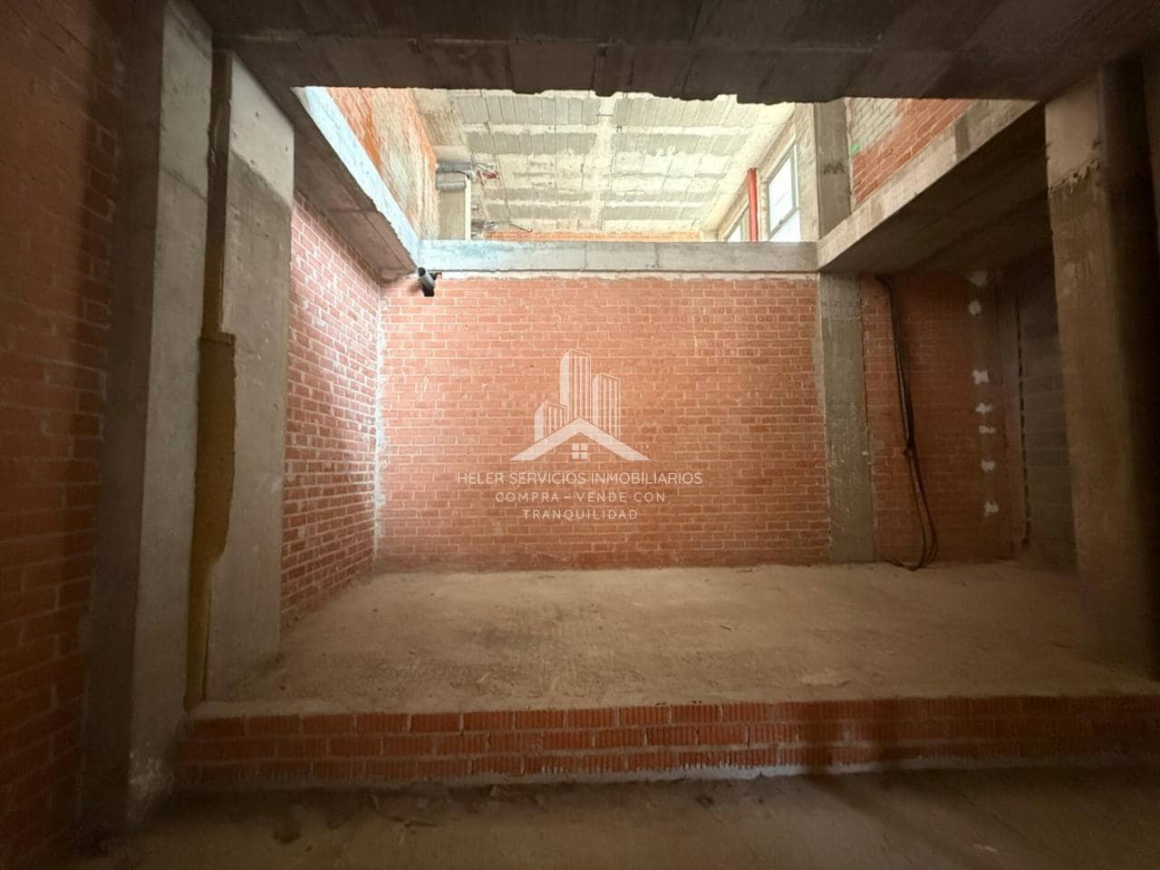 Commercial for sale in Castello de la Plana - € 94,000 (Ref: 9844754)