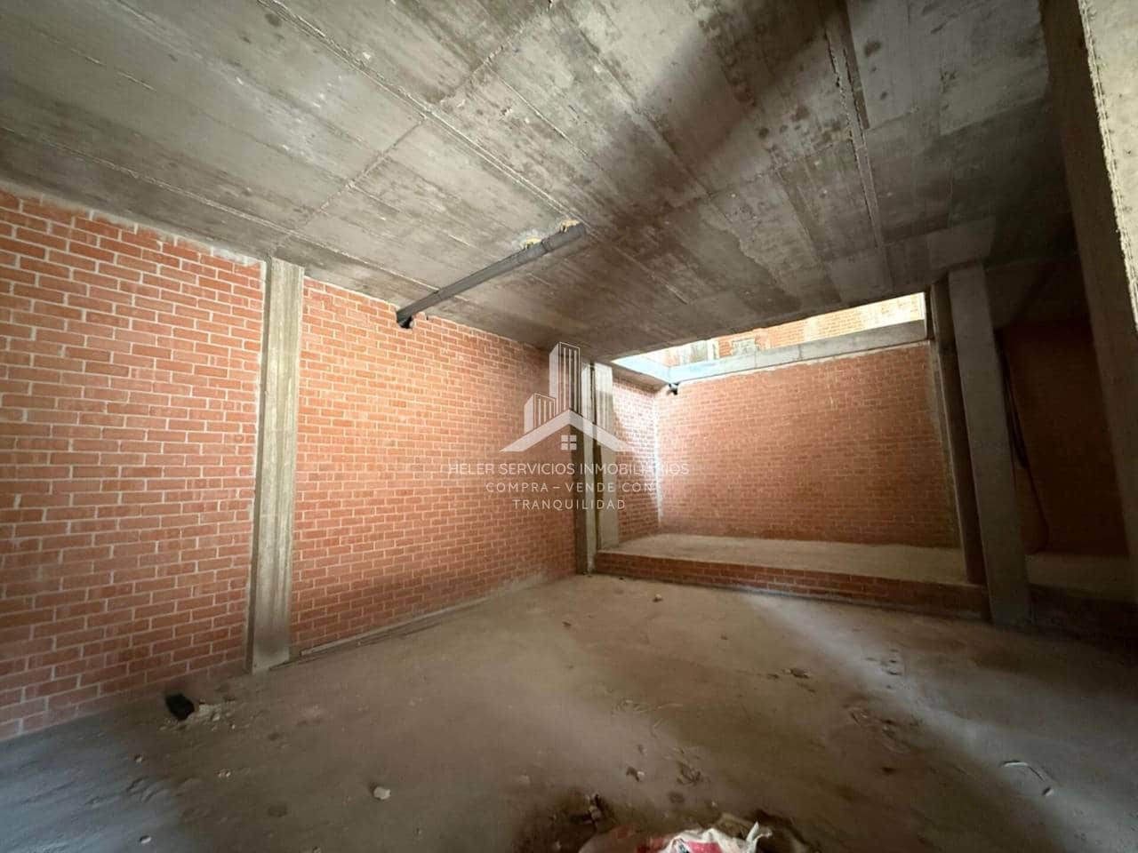 Commercial for sale in Castello de la Plana - € 94,000 (Ref: 9844754)