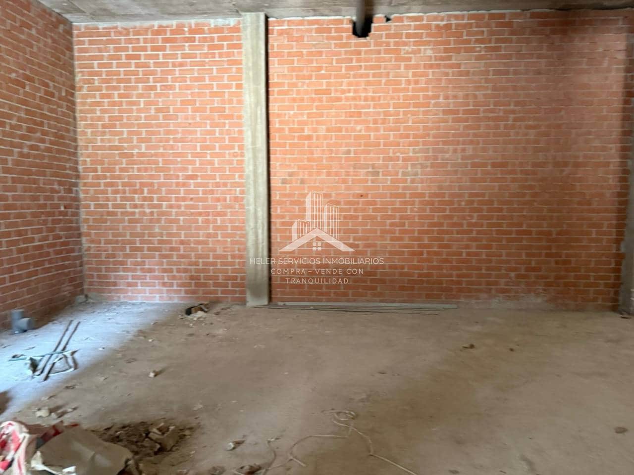 Commercial for sale in Castello de la Plana - € 94,000 (Ref: 9844754)