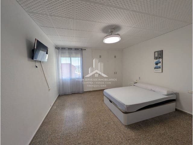 5 bedroom Apartment for rent in Nules - € 300 (Ref: 9844756)