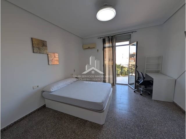 5 bedroom Apartment for rent in Nules - € 300 (Ref: 9844756)