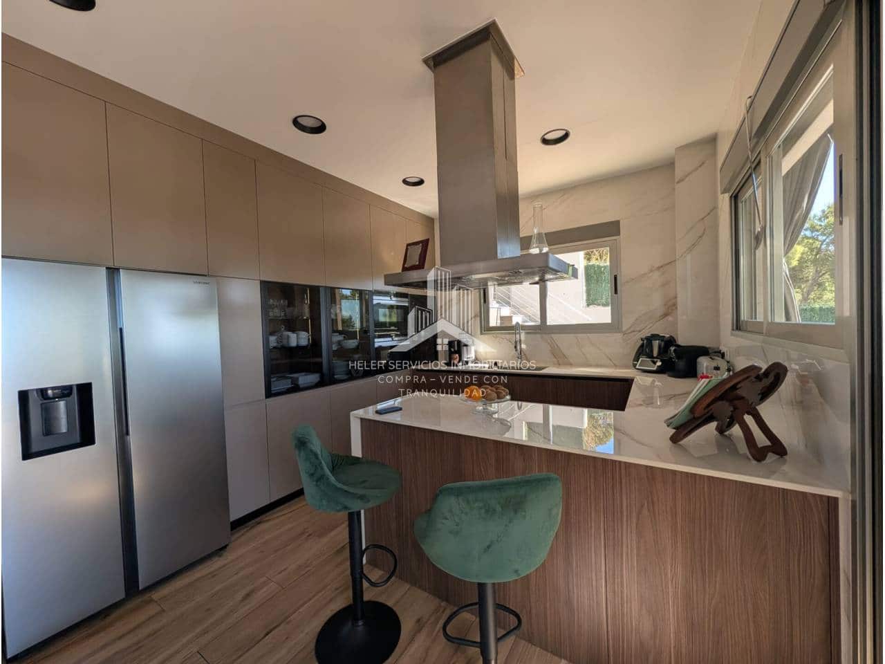 4 bedroom Villa for sale in Benicassim with pool garage - € 795,000 (Ref: 9848917)
