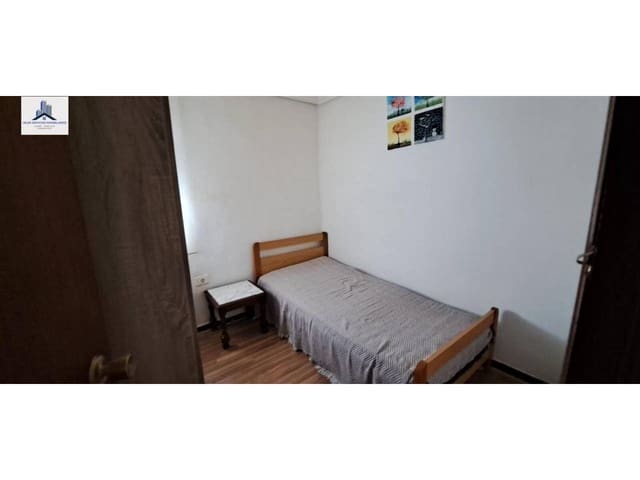 Piso de 3 habitaciones en Vila-real en alquiler - 590 € (Ref: 9880489)