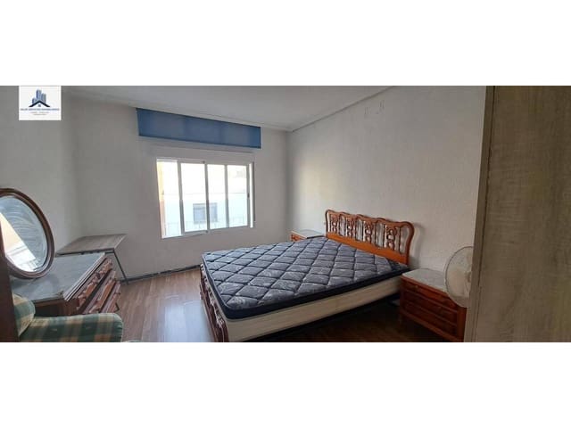 Piso de 3 habitaciones en Vila-real en alquiler - 590 € (Ref: 9880489)