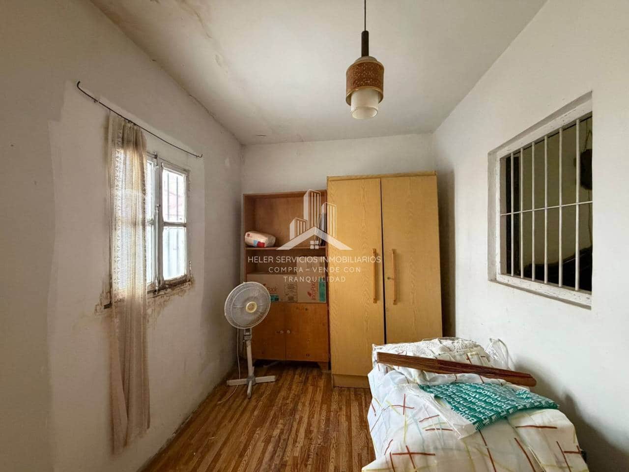 5 chambre Maison de Ville à vendre à Castello de la Plana - 185 000 € (Ref: 9889648)