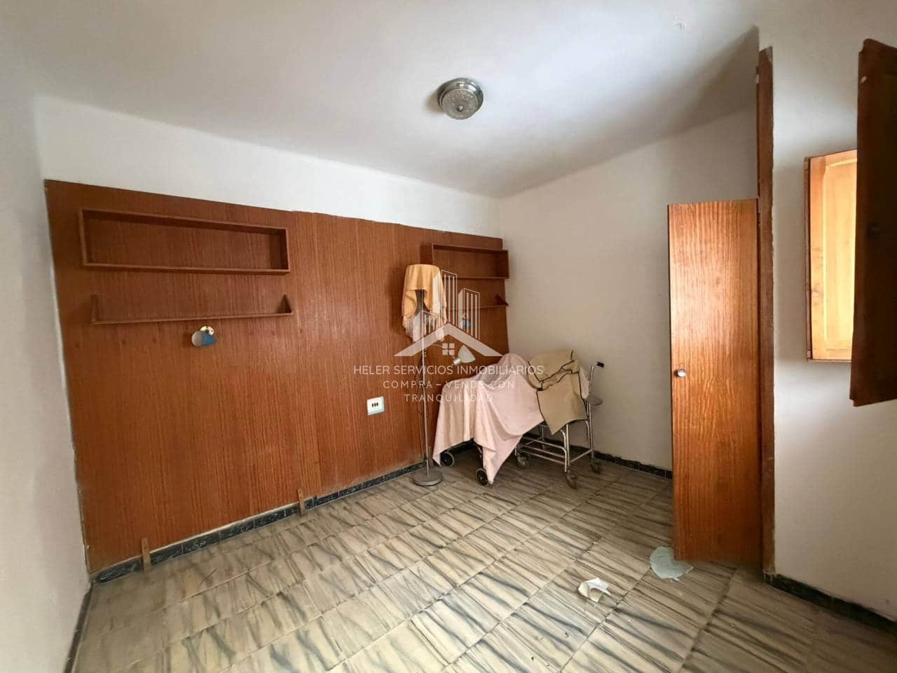 5 chambre Maison de Ville à vendre à Castello de la Plana - 185 000 € (Ref: 9889648)