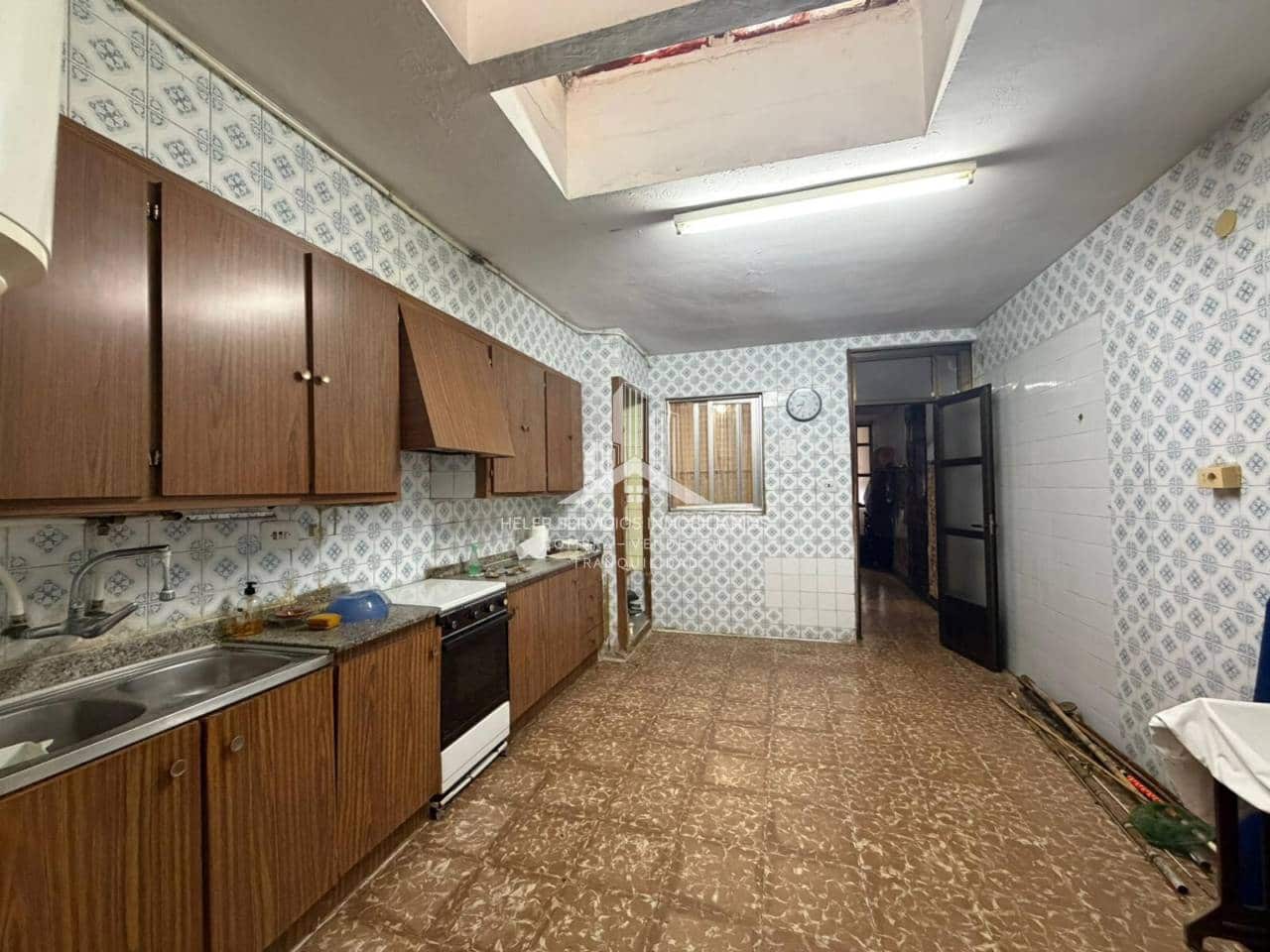 5 chambre Maison de Ville à vendre à Castello de la Plana - 185 000 € (Ref: 9889648)