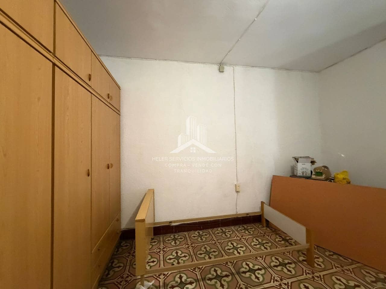 5 chambre Maison de Ville à vendre à Castello de la Plana - 185 000 € (Ref: 9889648)