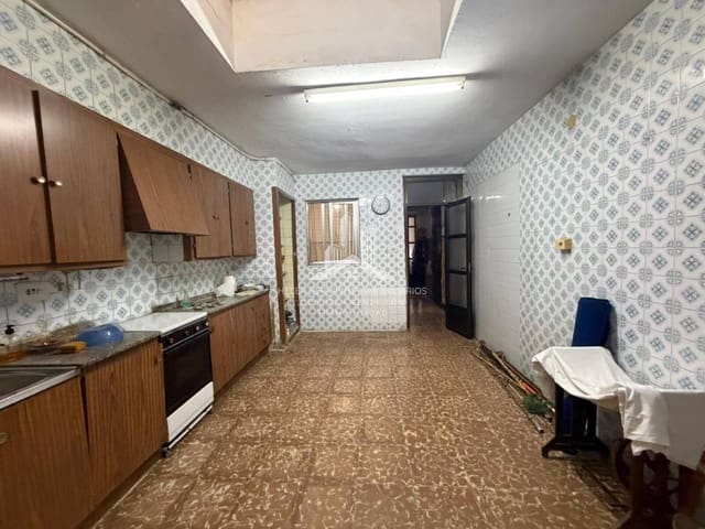 5 chambre Maison de Ville à vendre à Castelló de la Plana - 185 000 € (Ref: 9889648)