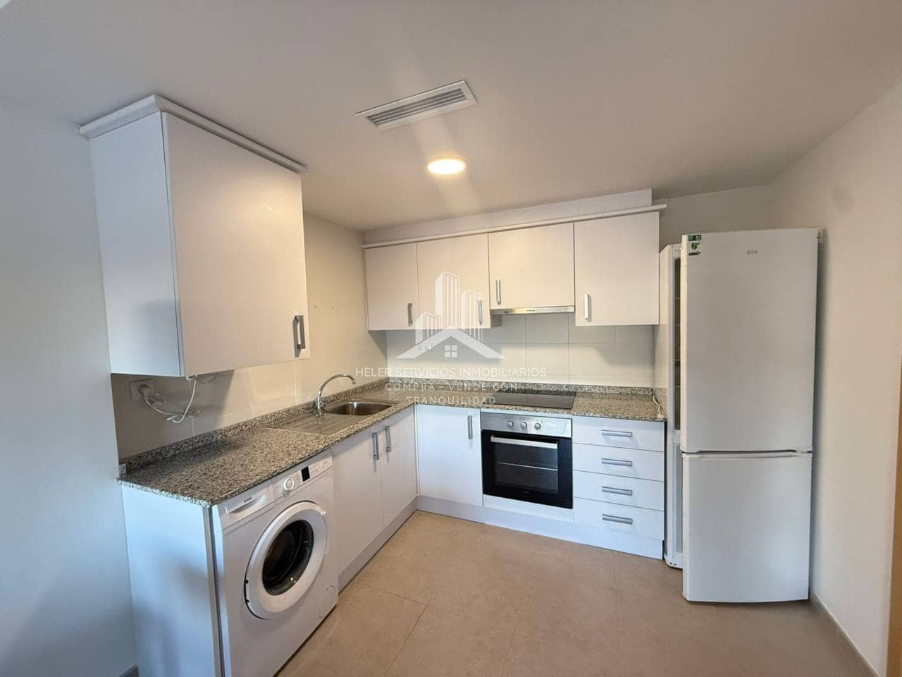 2 soverom Leilighet til leie i Cabanes med garasje - € 580 (Ref: 9909893)