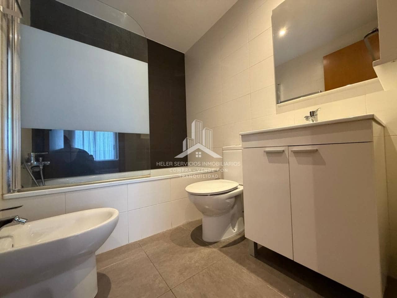 Appartement de 2 chambres à louer à Castello de la Plana avec garage - 930 € (Ref: 9915146)