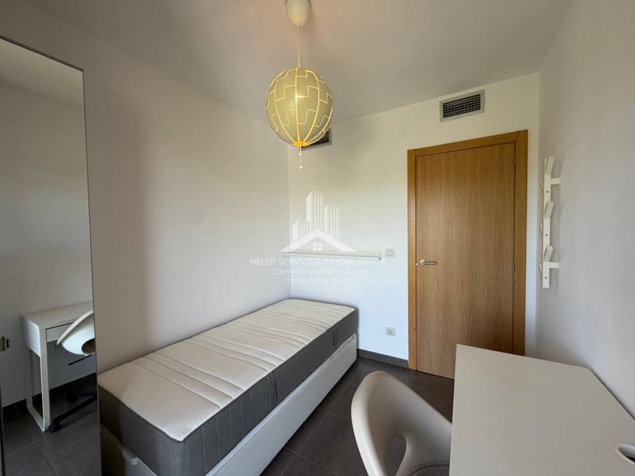 Appartement de 2 chambres à louer à Castello de la Plana avec garage - 930 € (Ref: 9915146)