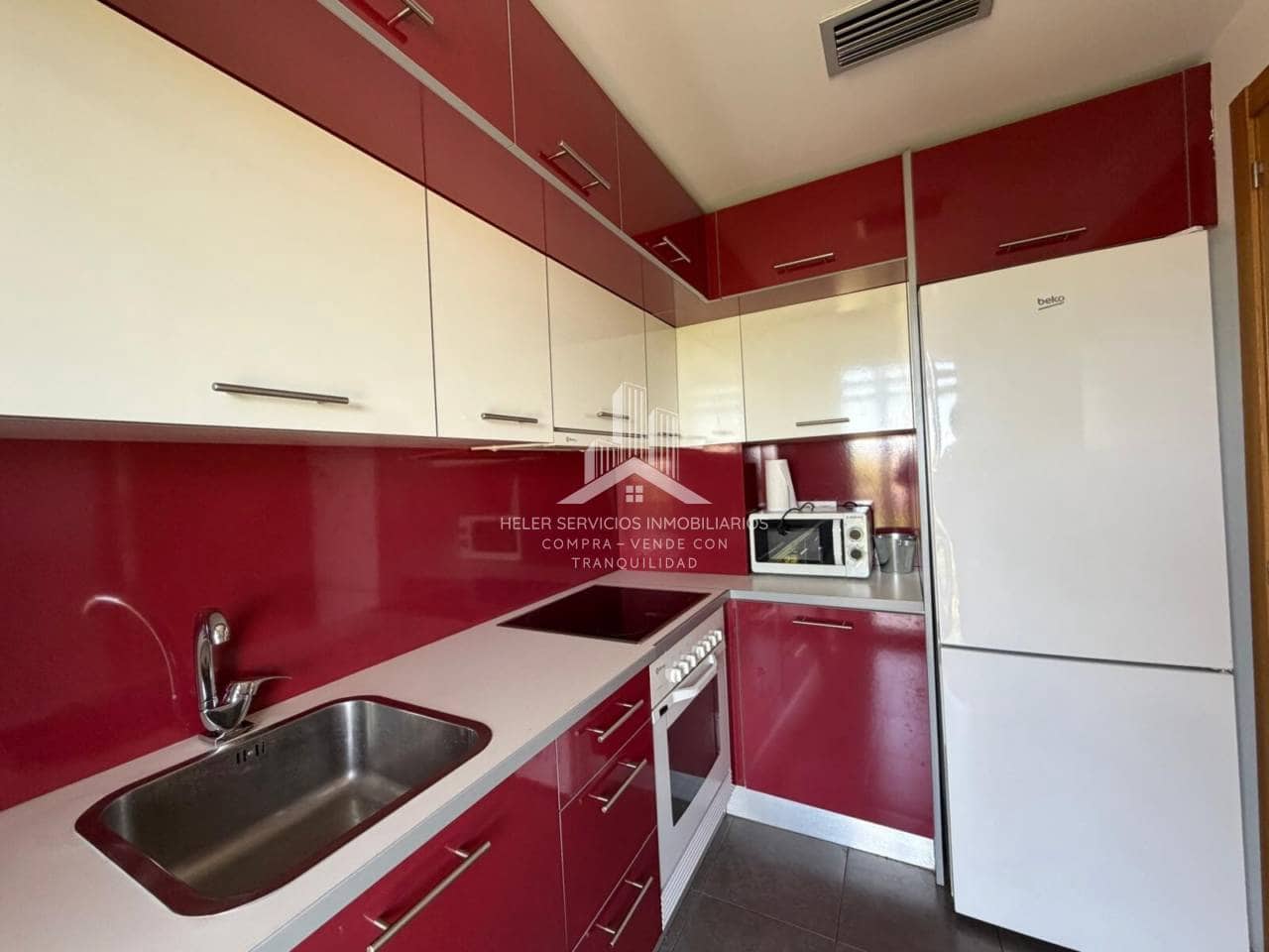 Appartement de 2 chambres à louer à Castello de la Plana avec garage - 930 € (Ref: 9915146)