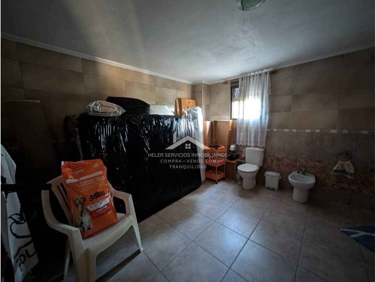 4 bedroom Villa for sale in L'Alcora with garage - € 328,000 (Ref: 9961876)