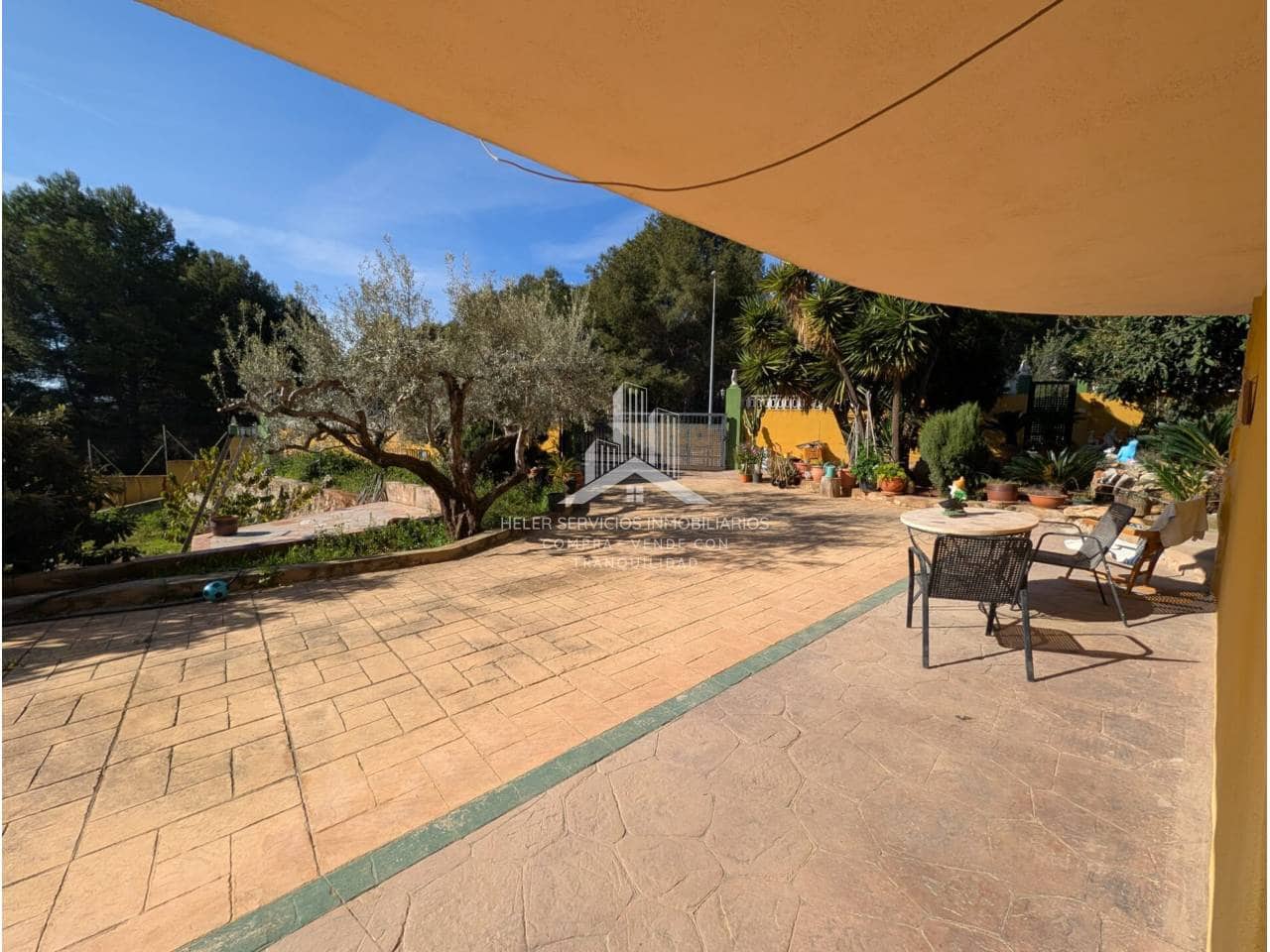 4 bedroom Villa for sale in L'Alcora with garage - € 328,000 (Ref: 9961876)