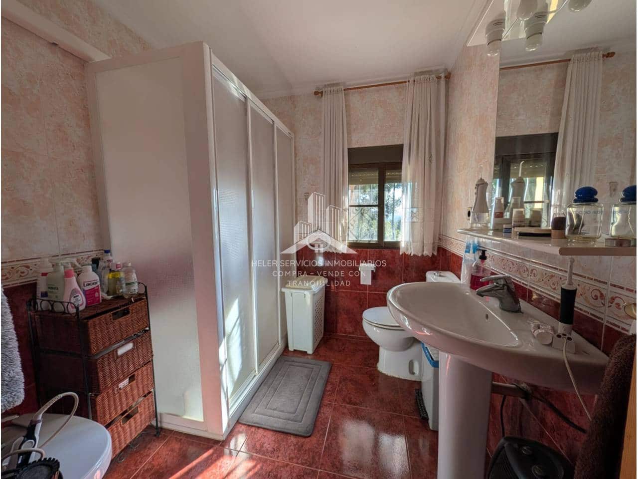 4 bedroom Villa for sale in L'Alcora with garage - € 328,000 (Ref: 9961876)