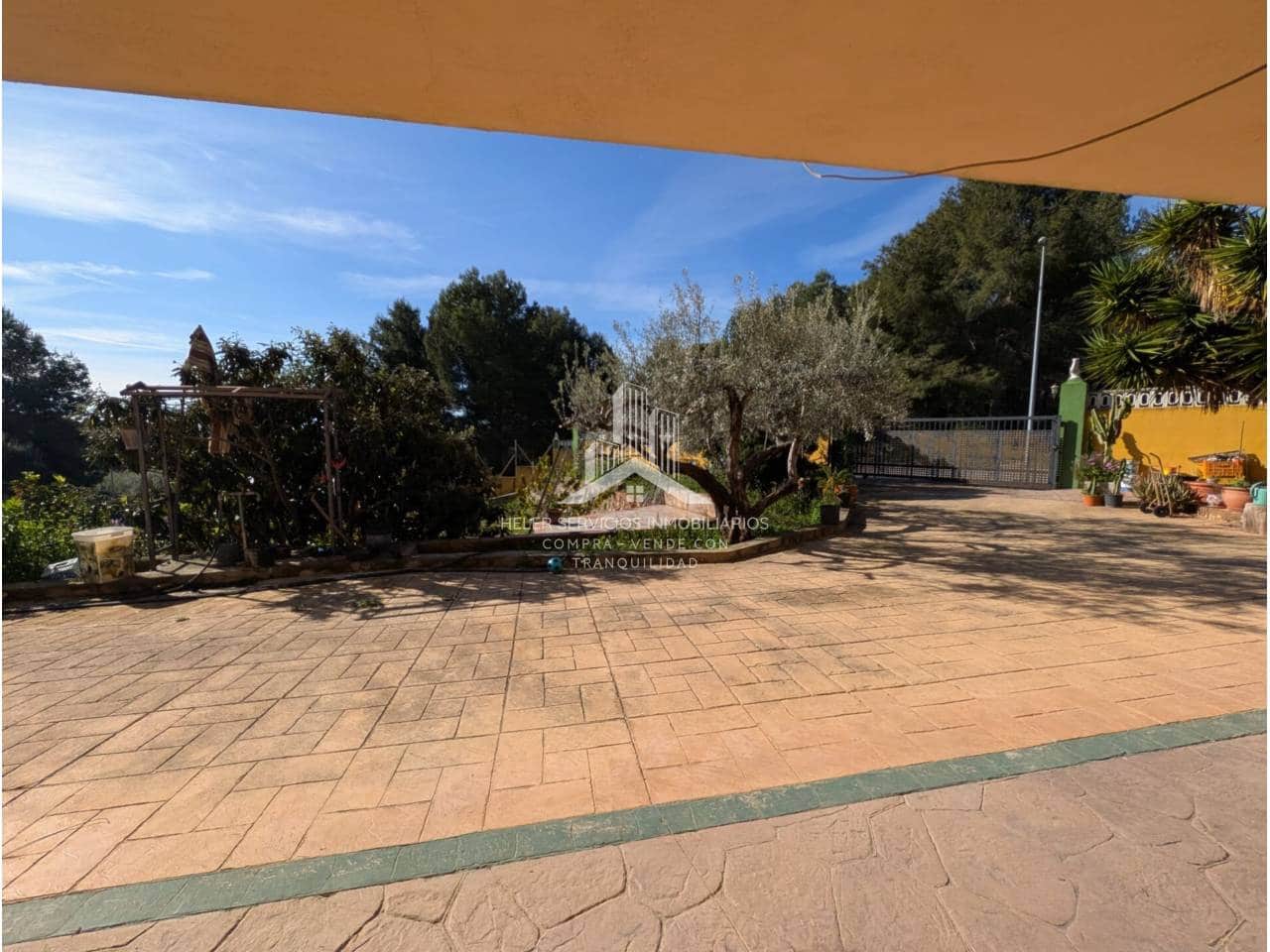 4 bedroom Villa for sale in L'Alcora with garage - € 328,000 (Ref: 9961876)