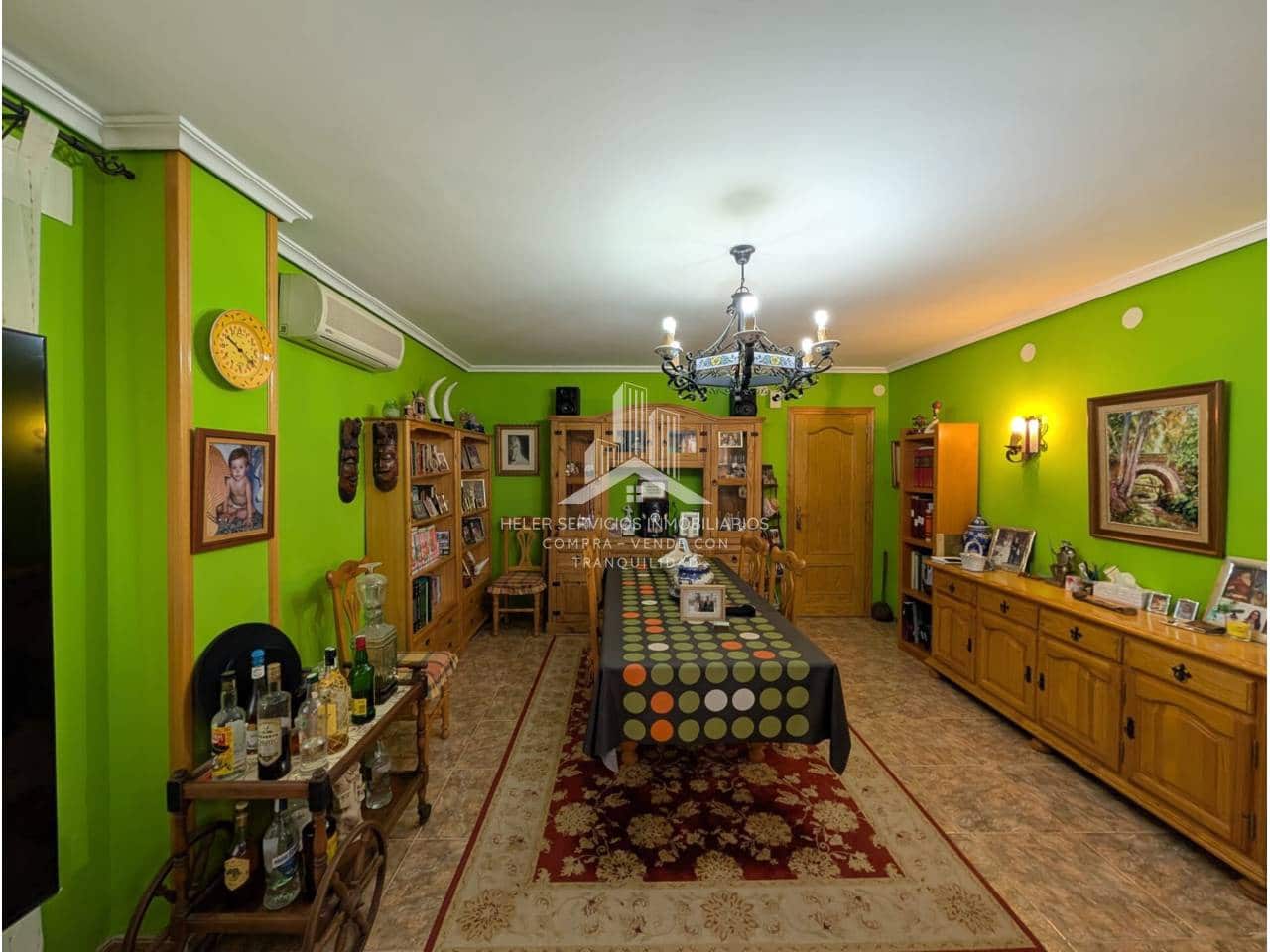 4 bedroom Villa for sale in L'Alcora with garage - € 328,000 (Ref: 9961876)