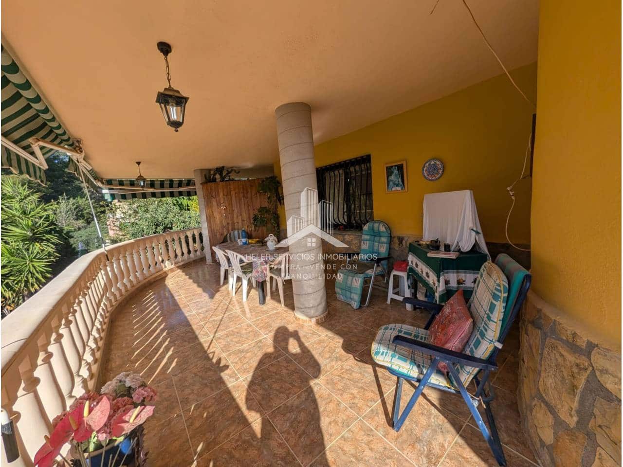 4 bedroom Villa for sale in L'Alcora with garage - € 328,000 (Ref: 9961876)