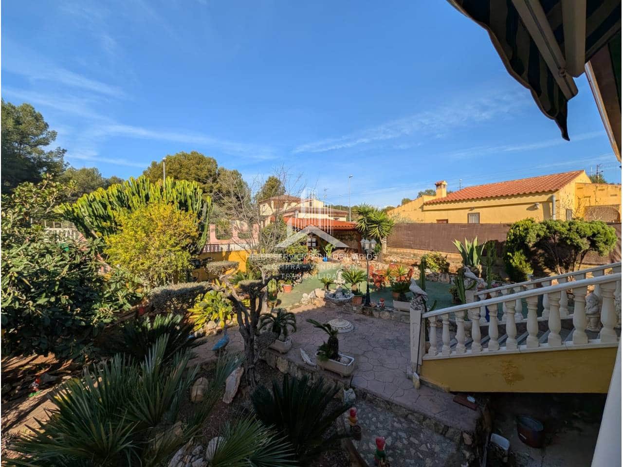 4 bedroom Villa for sale in L'Alcora with garage - € 328,000 (Ref: 9961876)
